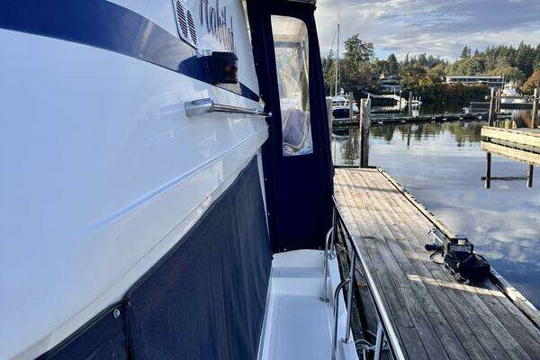 Camargue Yachtfisher Yacht For Sale