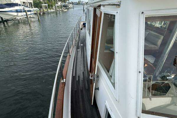 Grand Banks Classic Yacht For Sale