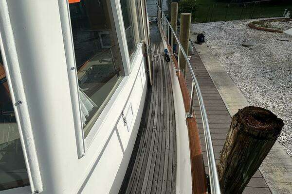 Grand Banks Classic Yacht For Sale