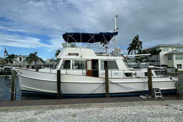 Grand Banks Classic Yacht For Sale