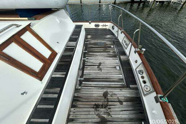 Grand Banks Classic Yacht For Sale