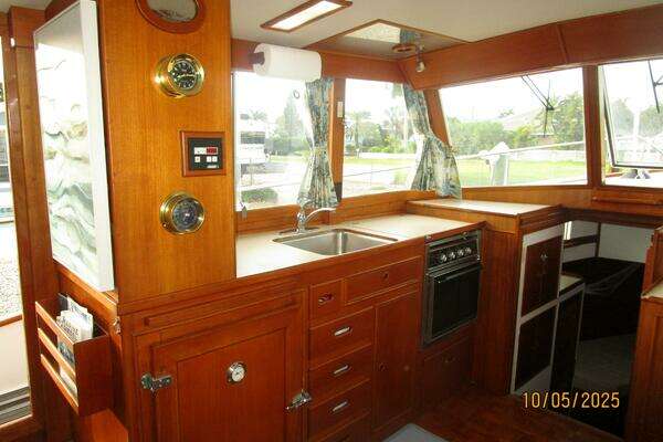 Grand Banks Classic Yacht For Sale