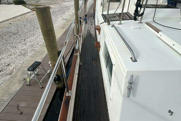 Grand Banks Classic Yacht For Sale