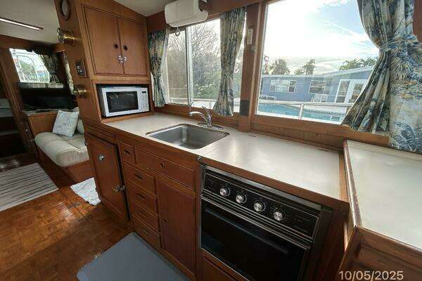 Grand Banks Classic Yacht For Sale
