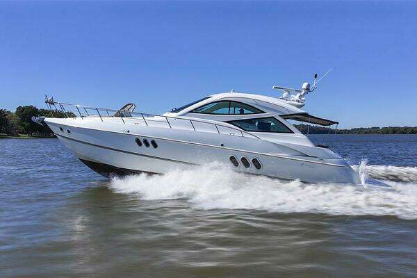 Cruisers Yachts 520 Sports Coupe Yacht For Sale