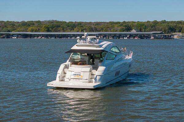 Cruisers Yachts 520 Sports Coupe Yacht For Sale