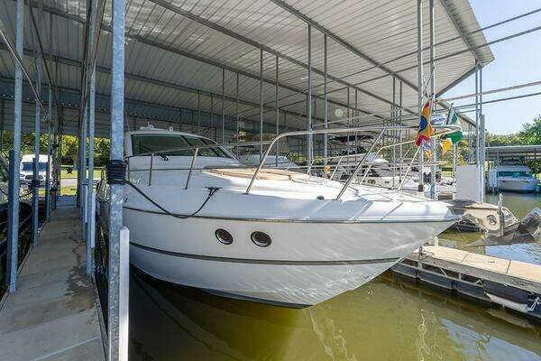 Cruisers Yachts 520 Sports Coupe Yacht For Sale