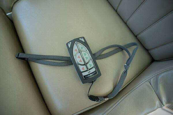 Cruisers Yachts 520 Sports Coupe Yacht For Sale