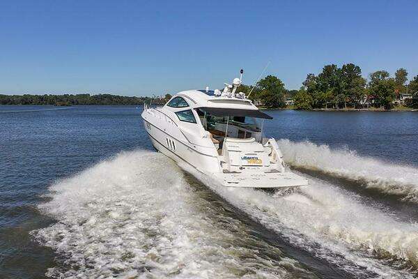 Cruisers Yachts 520 Sports Coupe Yacht For Sale