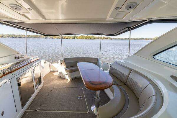 Cruisers Yachts 520 Sports Coupe Yacht For Sale