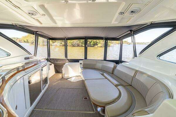 Cruisers Yachts 520 Sports Coupe Yacht For Sale