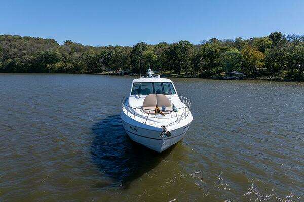 Cruisers Yachts 520 Sports Coupe Yacht For Sale