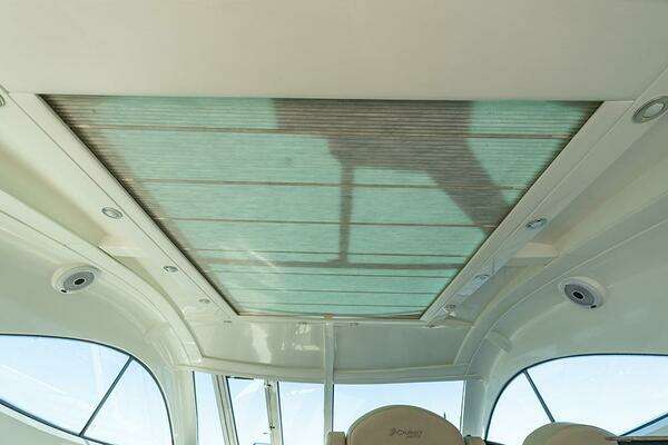 Cruisers Yachts 520 Sports Coupe Yacht For Sale