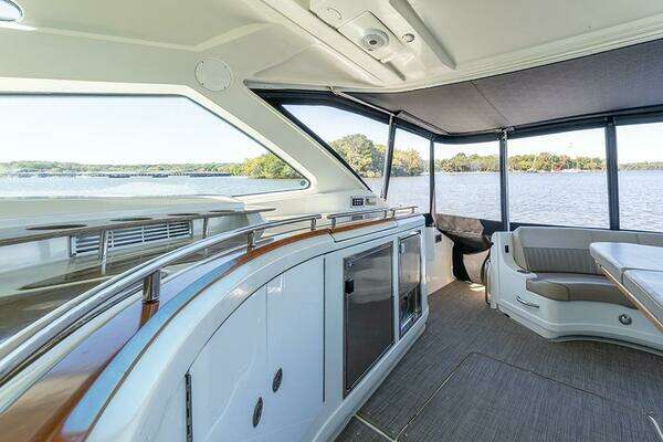Cruisers Yachts 520 Sports Coupe Yacht For Sale