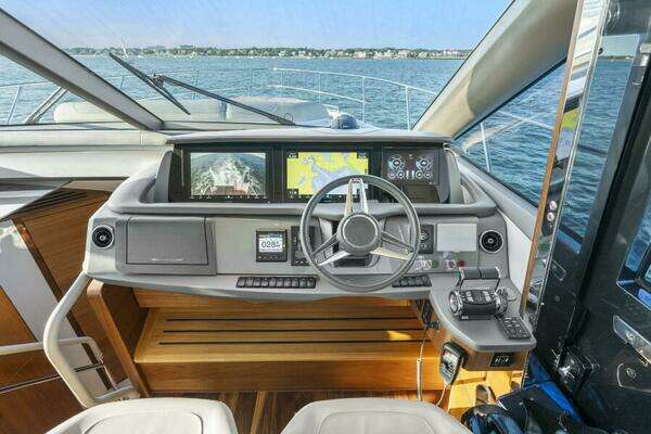 Princess F62 Yacht For Sale