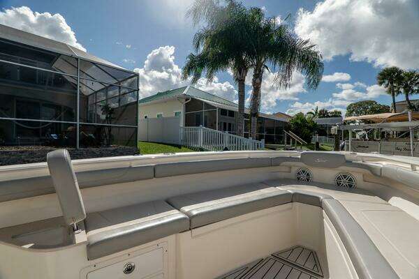 Scout 320 LXF Yacht For Sale