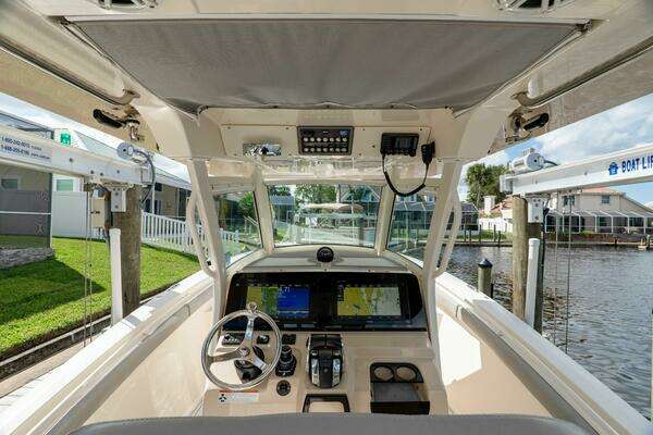 Scout 320 LXF Yacht For Sale
