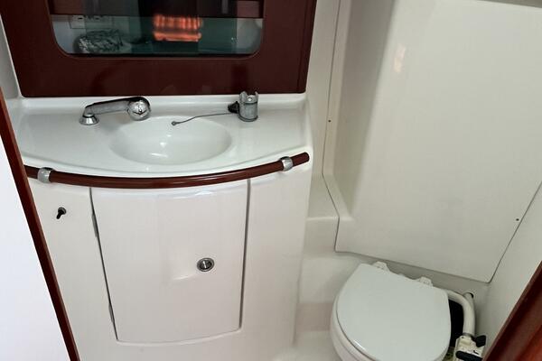 Dream 33ft Beneteau Yacht For Sale