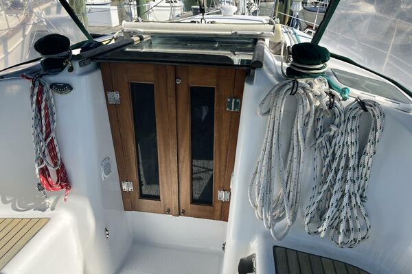 Dream 33ft Beneteau Yacht For Sale