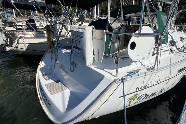Dream 33ft Beneteau Yacht For Sale