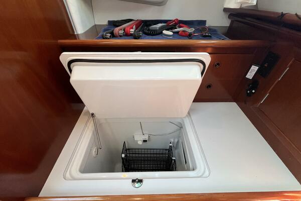 Dream 33ft Beneteau Yacht For Sale