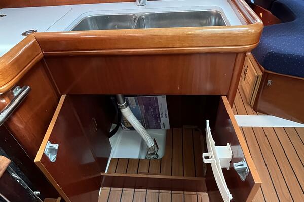 Dream 33ft Beneteau Yacht For Sale