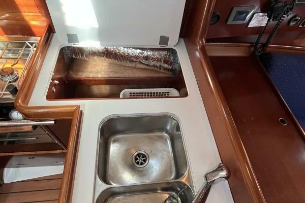 Dream 33ft Beneteau Yacht For Sale