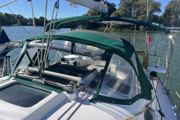 Dream 33ft Beneteau Yacht For Sale