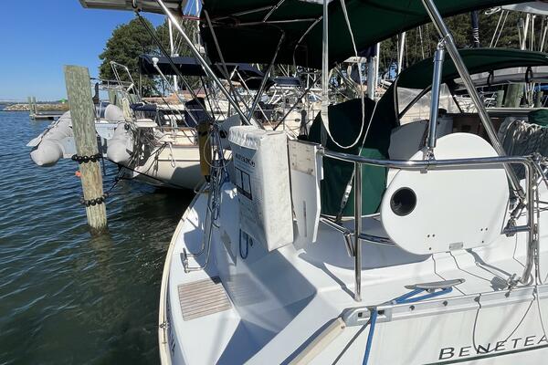 Dream 33ft Beneteau Yacht For Sale