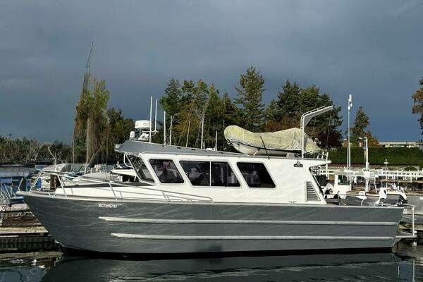 36-ft-EagleCraft-2020-36 Cruiser- Sidney British Columbia Canada  yacht for sale