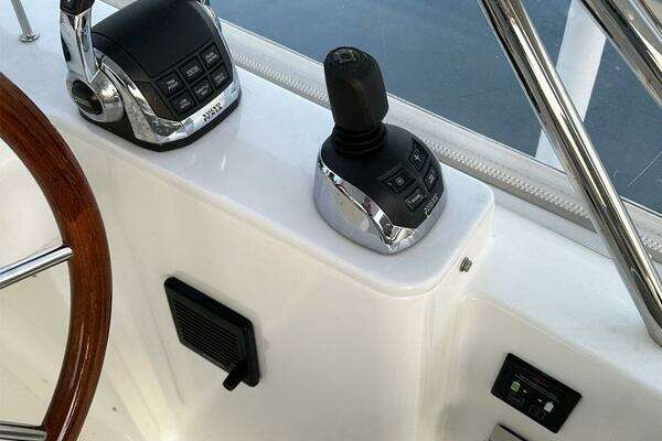 Sabre 48 Flybridge Sedan Yacht For Sale