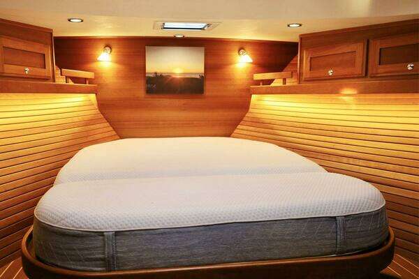 Sabre 48 Flybridge Sedan Yacht For Sale