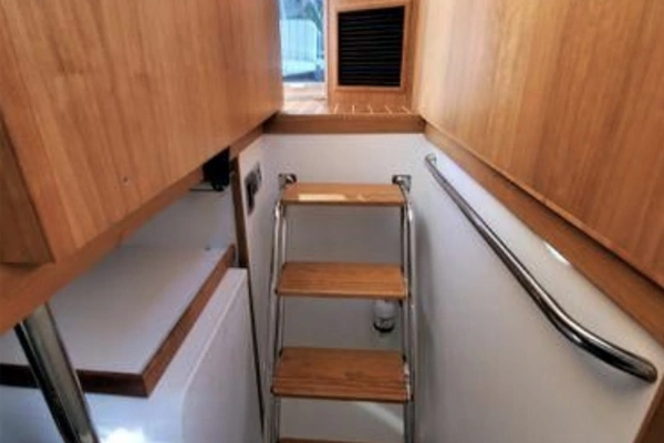 Sabre 48 Flybridge Sedan Yacht For Sale