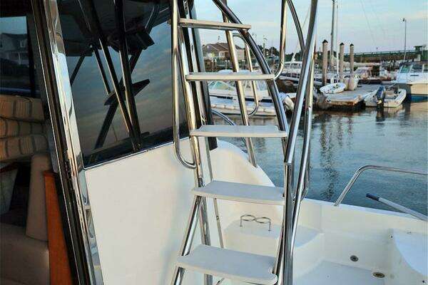 Sabre 48 Flybridge Sedan Yacht For Sale
