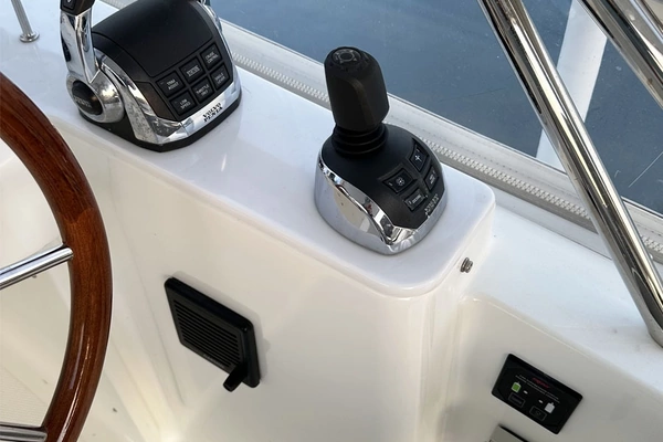 Sabre 48 Flybridge Sedan Yacht For Sale
