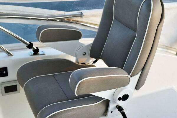 Sabre 48 Flybridge Sedan Yacht For Sale