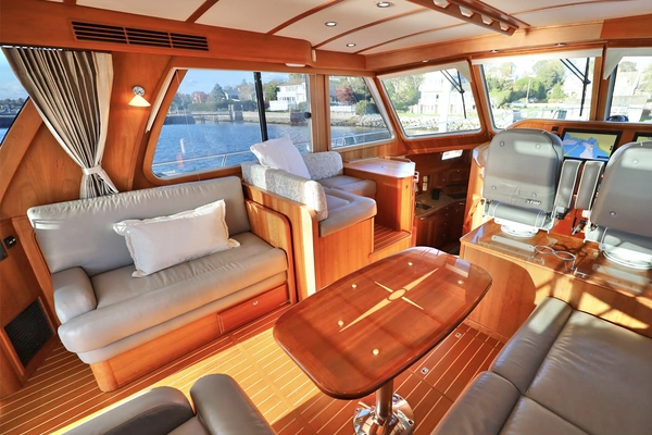 Sabre 48 Flybridge Sedan Yacht For Sale