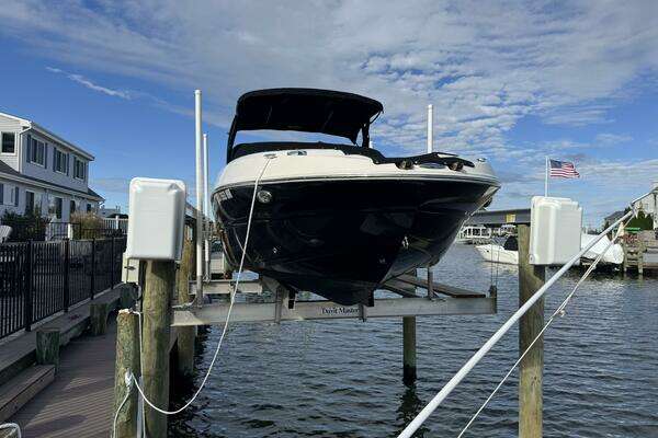 Photo of the 2019 Stingray 234LR