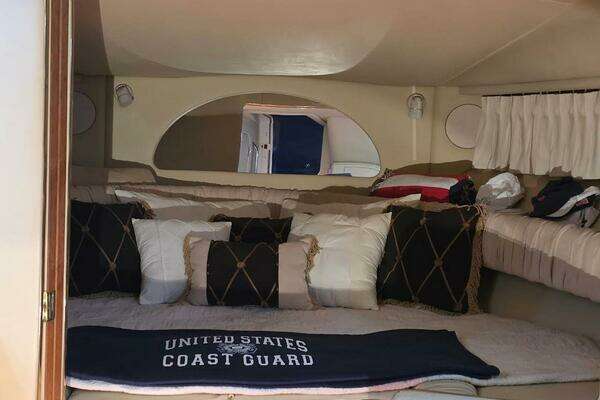 Photo of the 2000 Sea Ray 330 Express Cruiser "Time Out"