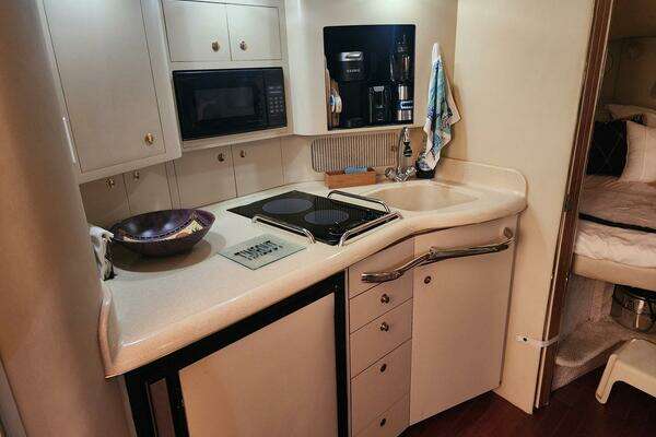 Photo of the 2000 Sea Ray 330 Express Cruiser "Time Out"