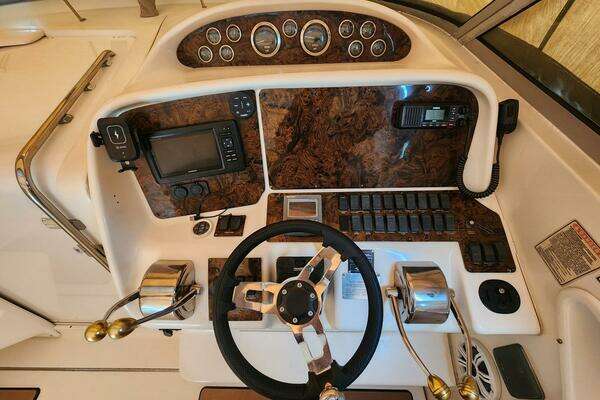 Photo of the 2000 Sea Ray 330 Express Cruiser "Time Out"