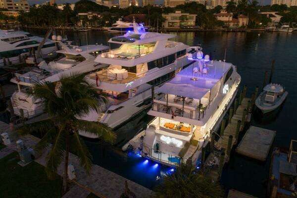Hargrave Sky Lounge Yacht For Sale