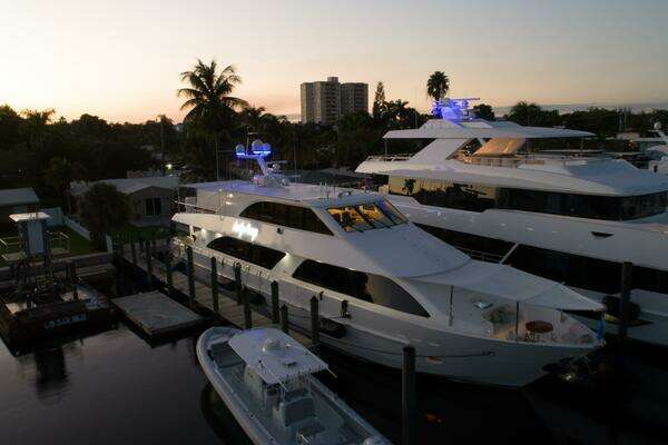Hargrave Sky Lounge Yacht For Sale