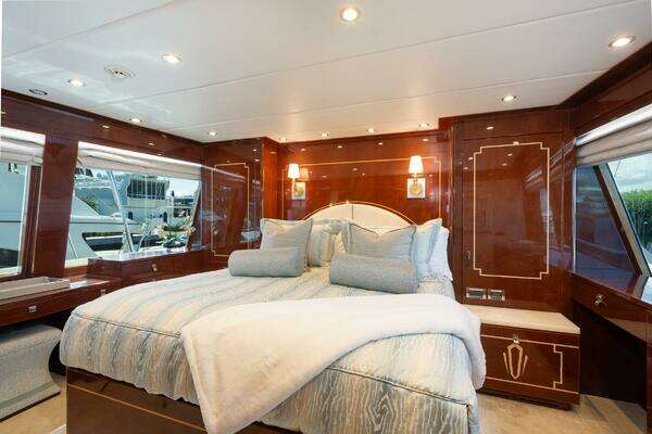 Hargrave Sky Lounge Yacht For Sale