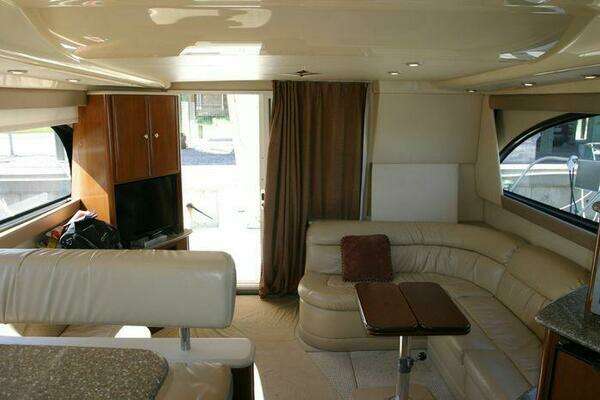 Meridian 411 Sedan Yacht For Sale