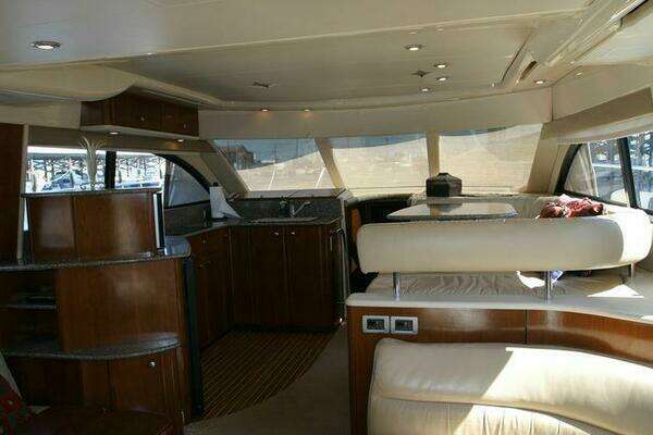 Meridian 411 Sedan Yacht For Sale