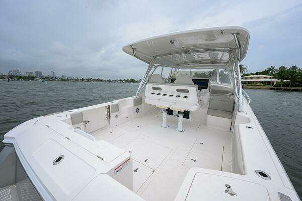 Intrepid Valor Yacht For Sale