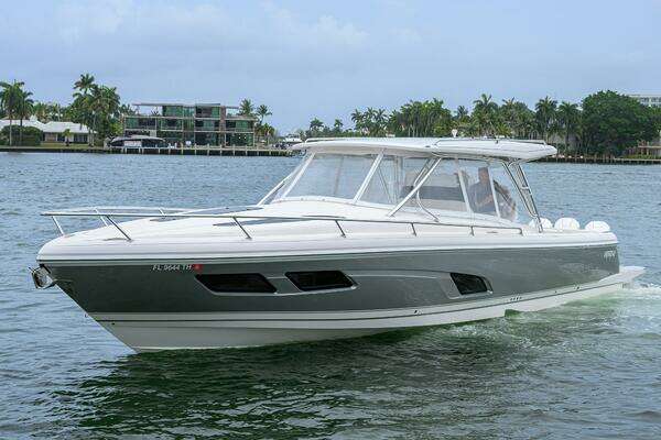 Intrepid Valor Yacht For Sale