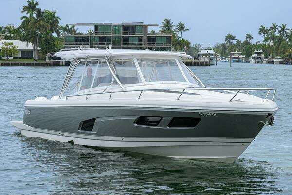 Intrepid Valor Yacht For Sale