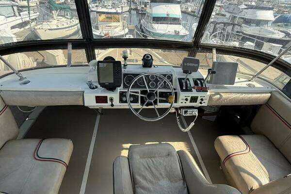 Bayliner 3870 Motoryacht Yacht For Sale